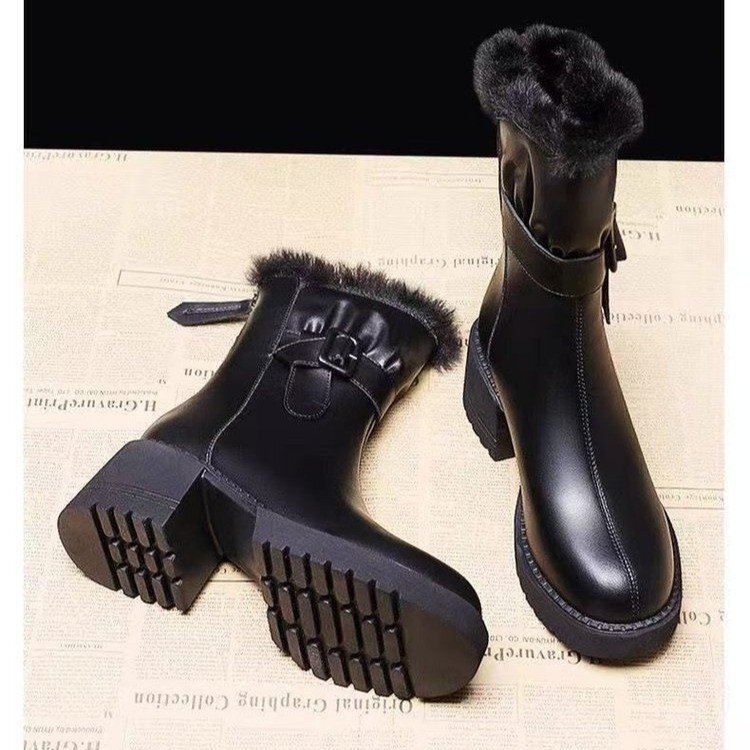 Women's snow boots, autumn/winter 2026 new collection: plush-lined, thickened, and fleece-lined Martin boots, featuring a non-slip sole, long shaft design, and high heels, perfect for cold weather Women's snow boots, autumn/winter 2026 new collection: plush-lined, thickened, and fleece-lined Martin boots, featuring a non-slip sole, long shaft design, and high heels, perfect for cold weather