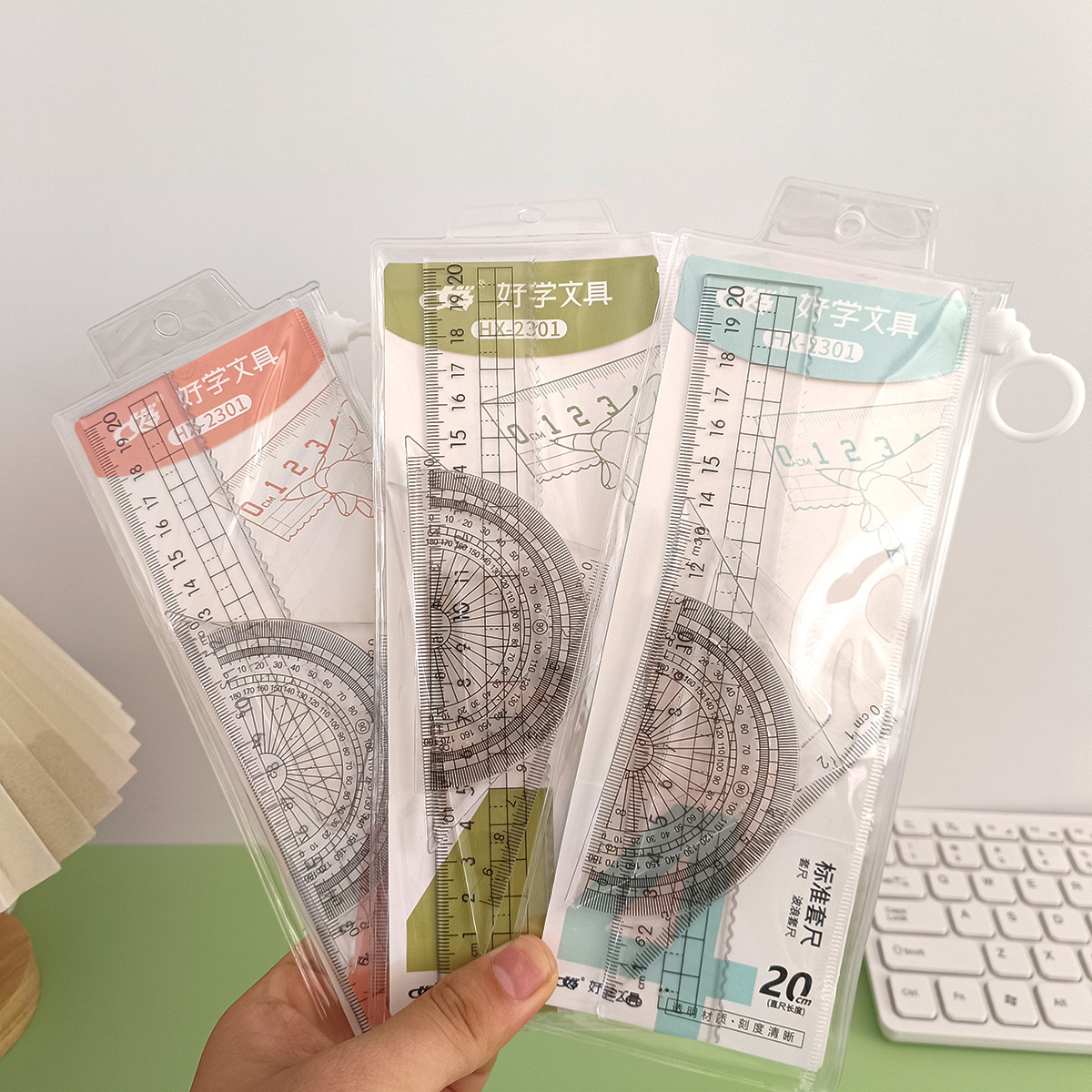 Bolsa de bordes de alta calidad gruesa 20cm de regla de cuatro piezas de regla recta triángulo de medición de ángulo conjunto de papelería estudiantil