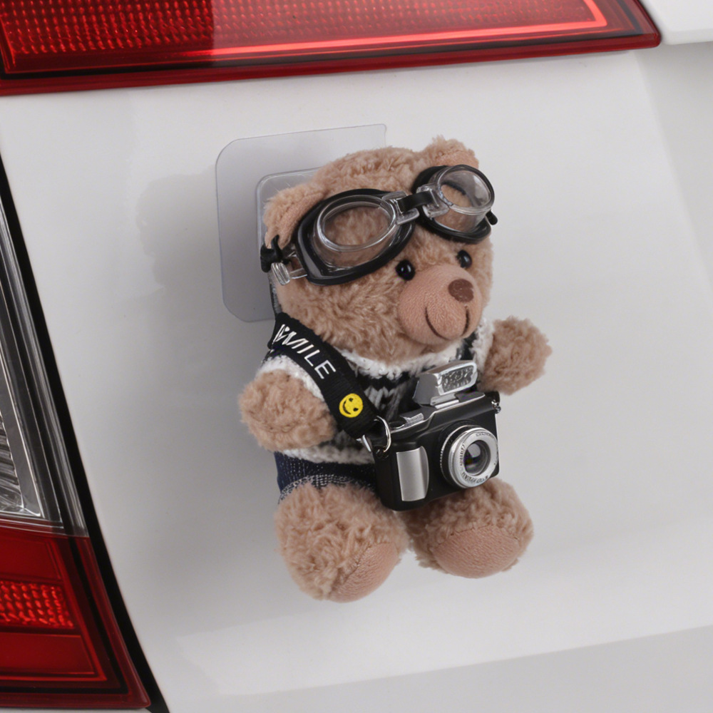 Colgante de coche Colgante trasero Dibujos animados lindo oso trasero trasero muñeca adorno pegatina baúl fuera del coche muñeca