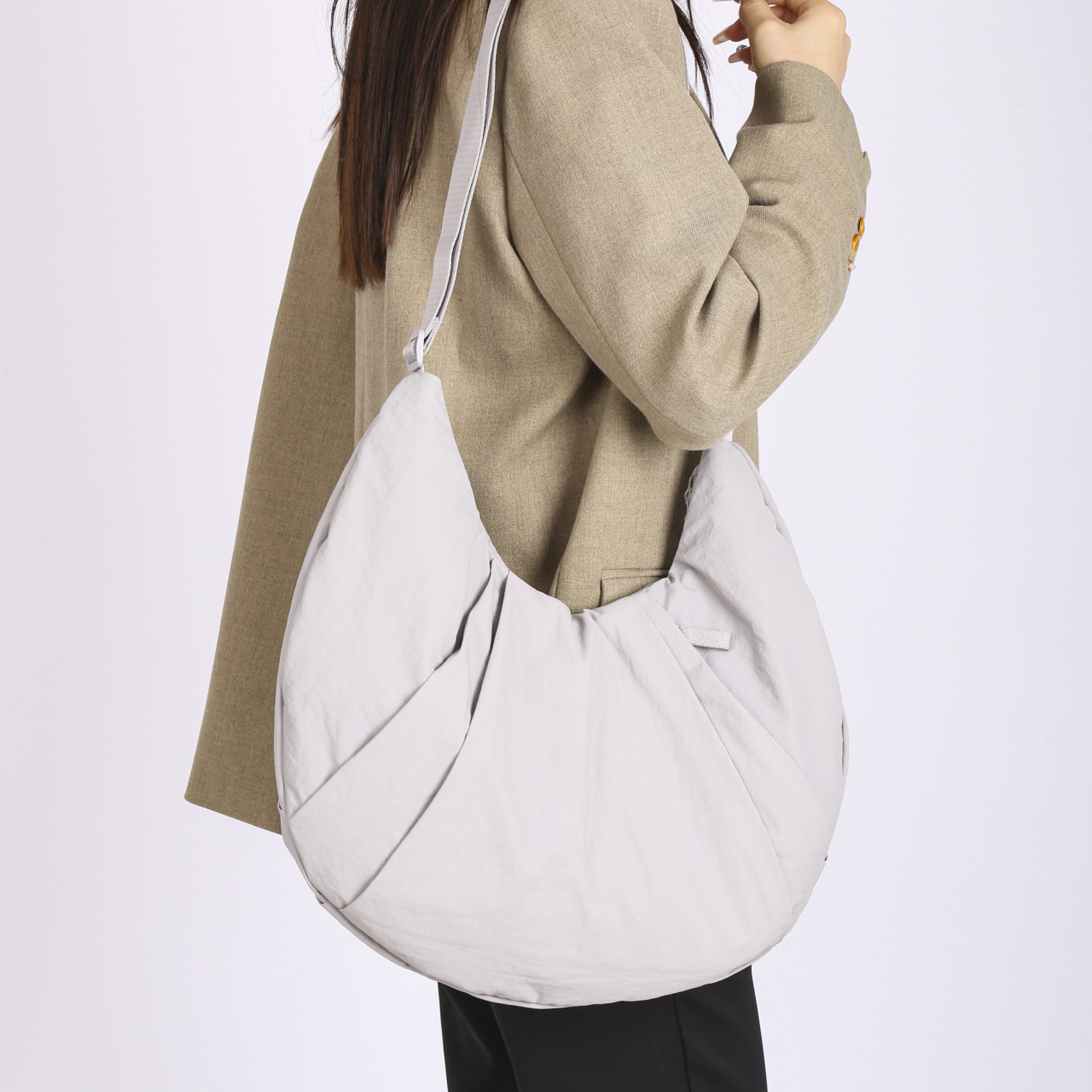 2024 Autum New Solid Color Simple Wester Large Capacity Fashio Sigle Shoulder Crossbody Bag Sports Style Dumplig_voghion.com