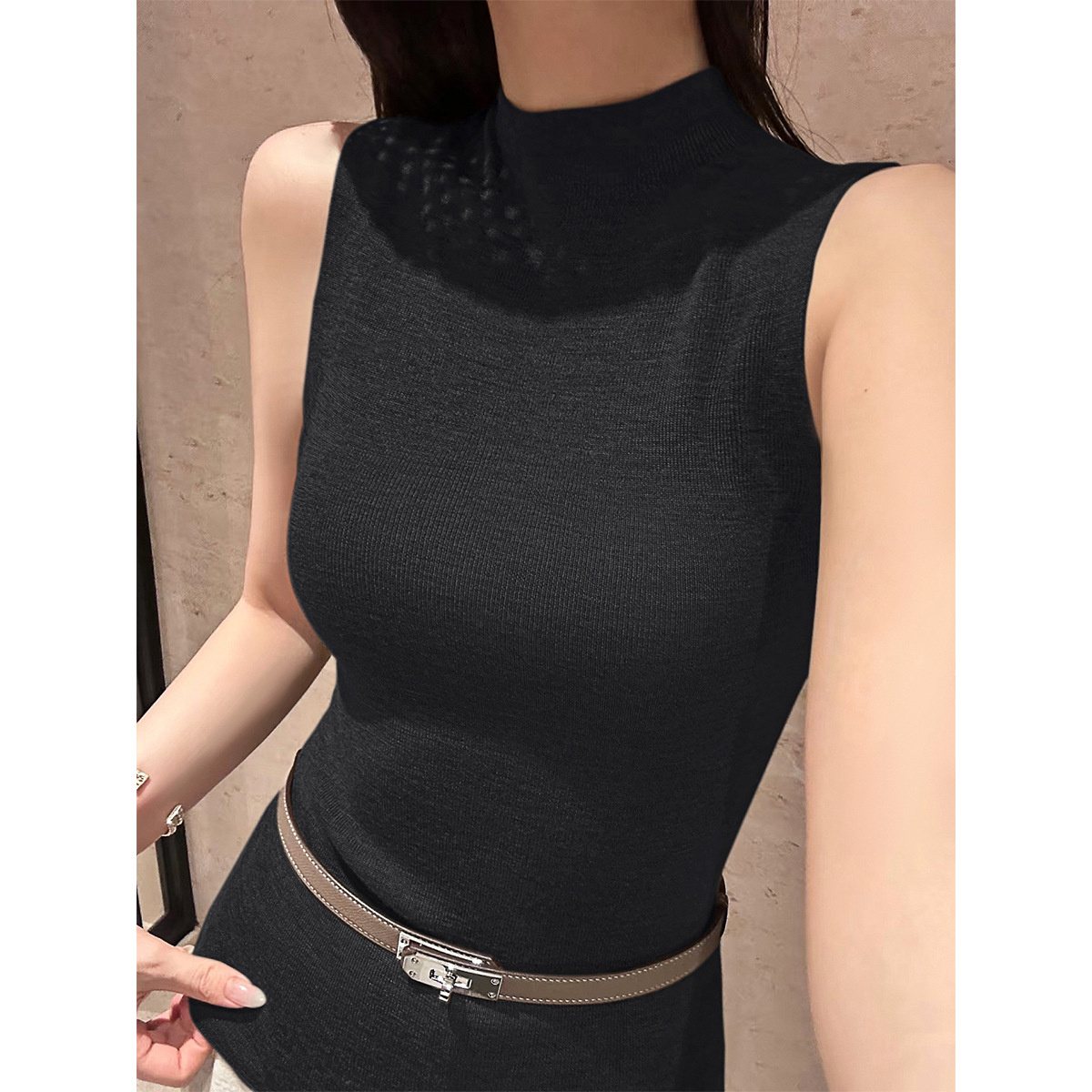 Summer 2025 New Black Sleeveless T-Shirt Knitwear Fashionable Half Turtleneck Slim Ice Silk Vest Bottoming Women's Clothing