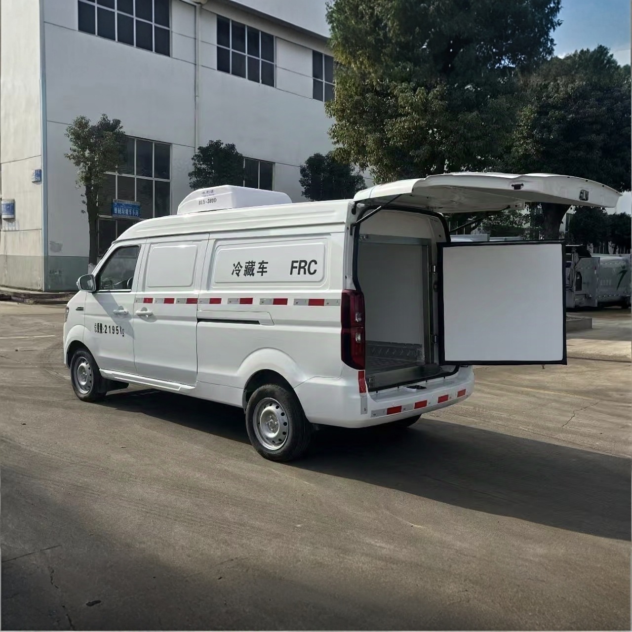 金杯新海狮面包式小型冷藏保温车蓝牌冻货食品果蔬保鲜运输车