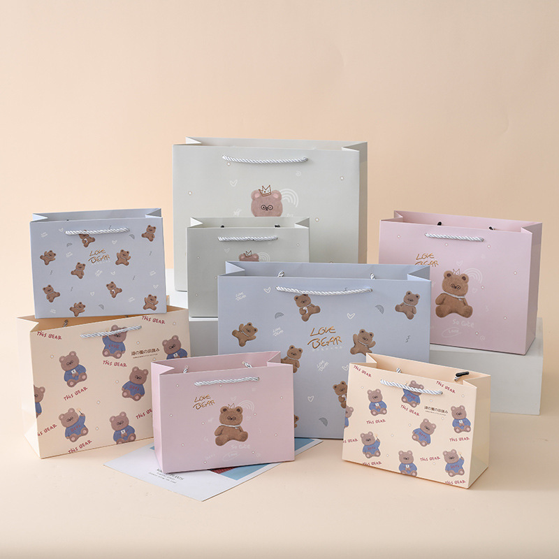 礼品袋卡通新款可爱小熊手提袋纸袋儿童节横版礼物包装服装袋现货