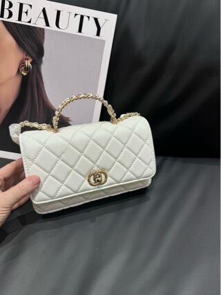 Trendy Crossbody Small Bag 2026 New Style Chanel-Inspired Pearl Handle Quilted Chain Small Square Bag Single Shoulder Bag