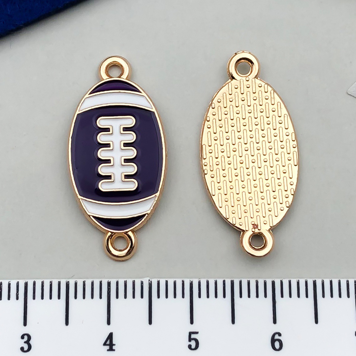 1 purple rugby 26x12mm-1.4g-21733