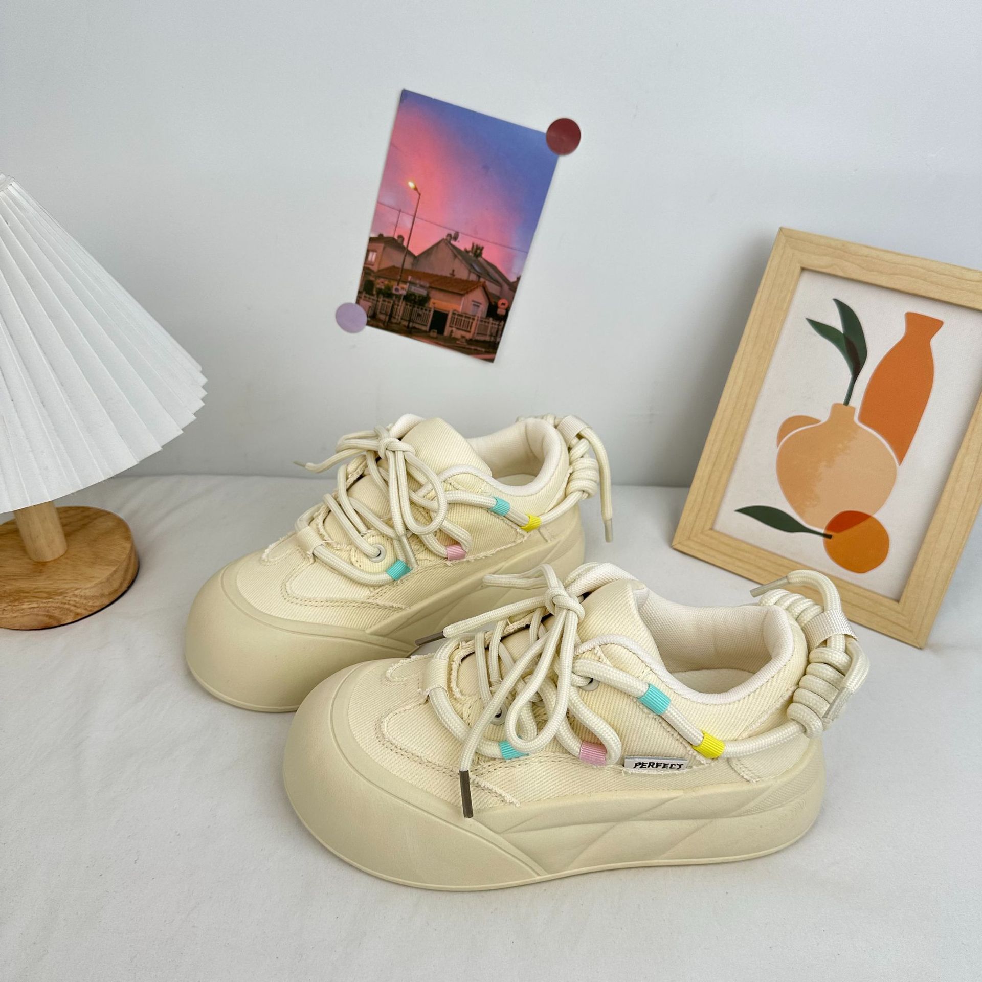 Zapatos de pan de fondo grueso de larga onda para mujeres 2024 otoño japonés coreano, zapatos de patineta de cabeza redonda, zapatos de lona