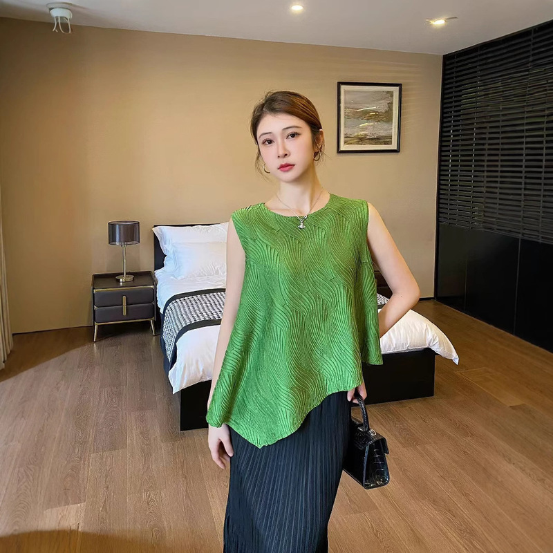 Miyake Pleated Embroidered Versatile T-Shirt for Women 2025 Summer New Slim Pleated Top Women's Sleeveless Elastic Design