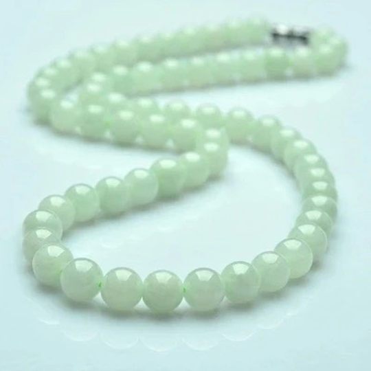 Factory wholesale quartz jade jade necklace jade beads jade light green sun green men's and women's jewelry