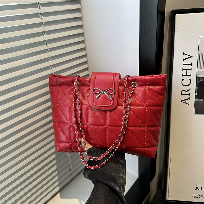 Soft capacious chain, one-shoulder bag for leisure with bow, chain bag