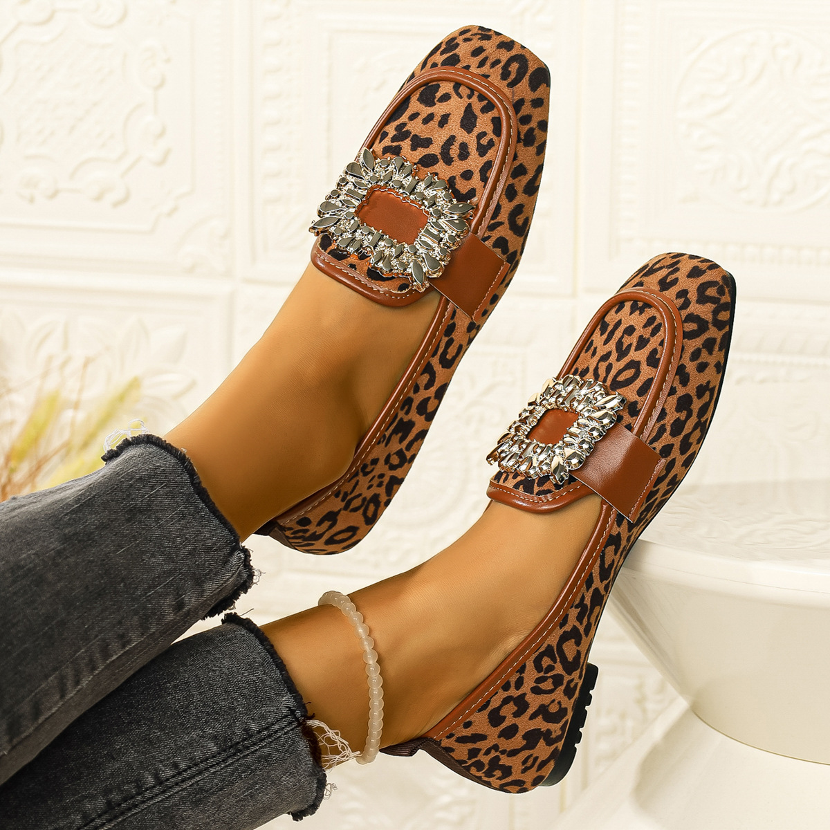 跨境外贸款2025年春季新品舒适平底流苏40-43大码豹纹圆头乐福鞋