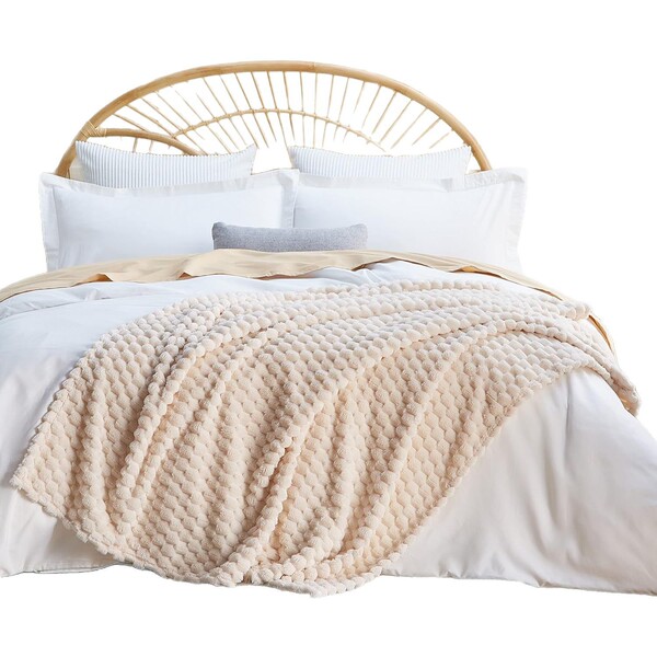 Flannel coral knitted duvet