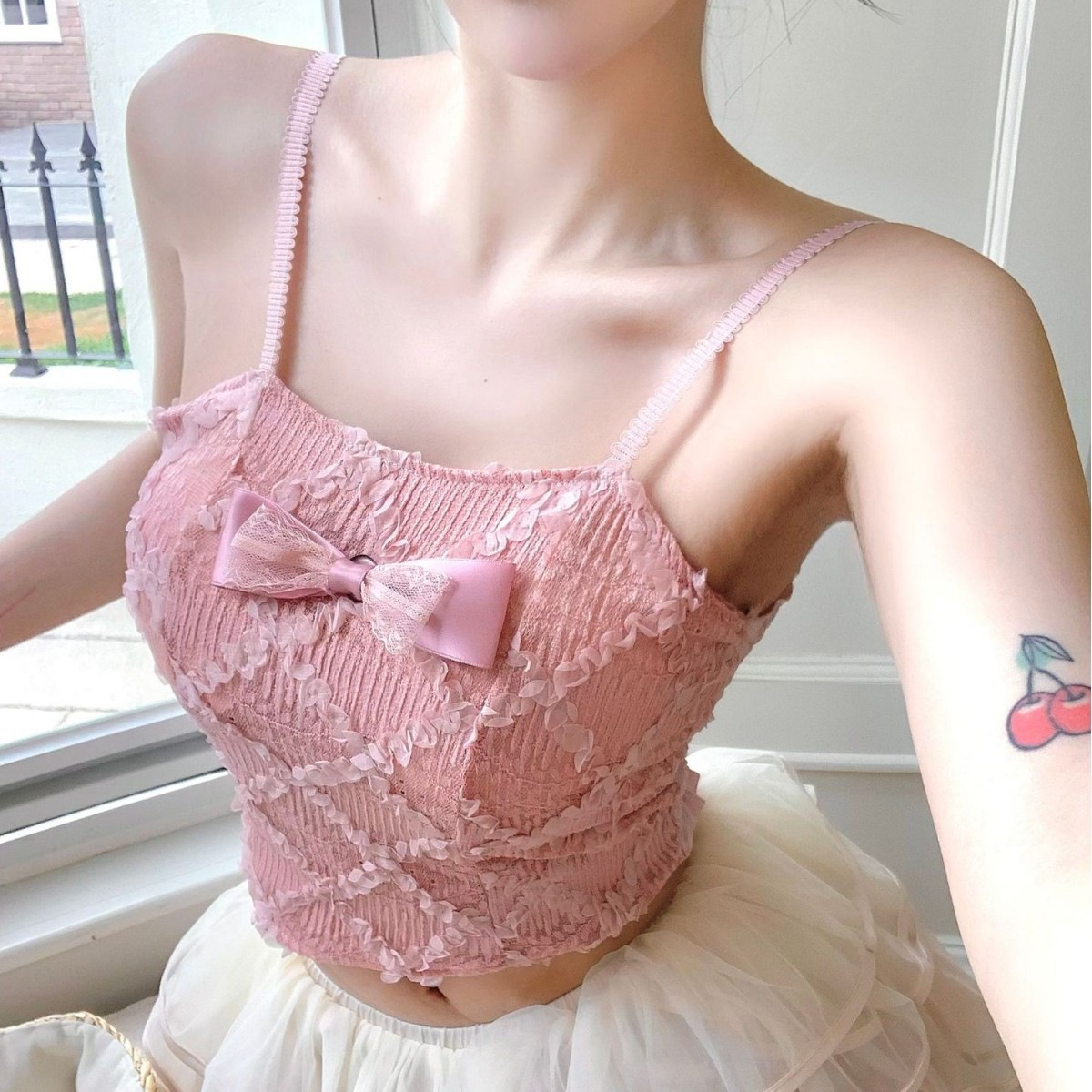 Three dimensional autumn design short bra top sleevless