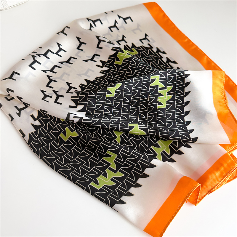 Pañuelo cuadrado de seda artificial mujer estilo minimalista_voghion.com