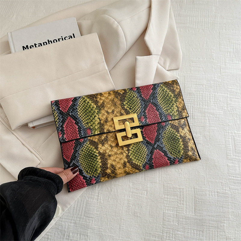 Mochila de textura extranjera 2024 nuevo diseño de piel de serpiente personalidad bolso de teléfono móvil bolso de cambio bolso de fiesta de moda