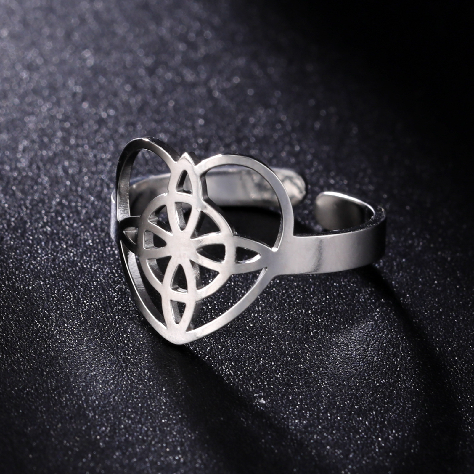 304 Stainless Steel Material Wholesale Jewelry Hip-Hop Retro Witches Knot Heart Shape 304 Stainless Steel Plating Rings