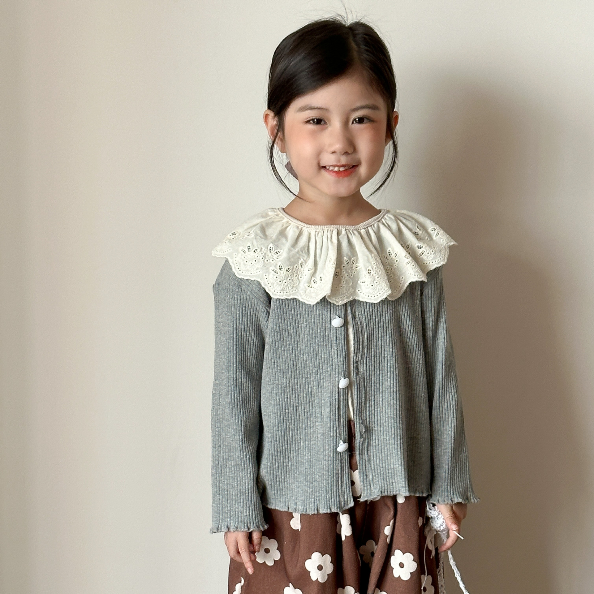 Knitted autumn sweater, children's cardigan, jacket, western style 2