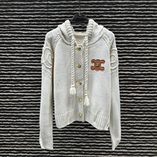 ce25秋冬新款韩版时尚刺绣皮标粗针麻花连帽开衫毛衣