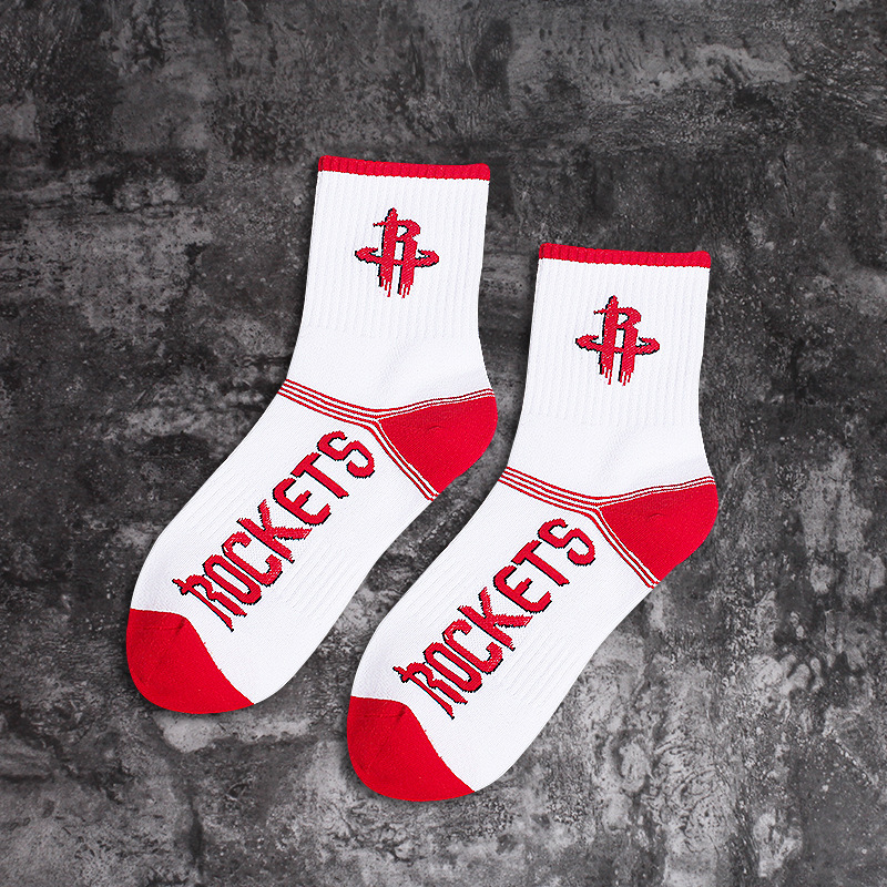 Calcetines de algodón para hombres a media pierna calcetines de baloncesto de la NBA de moda europea y americana logotipo del equipo estilo universitario estudiante calcetines deportivos hombres
