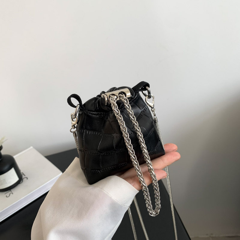 Mini Lipstick Chain Bar Bucket 2023 Fashion Shiny Stone Pattern Cross Versatile Single Shoulder Women's Bag_voghion.com