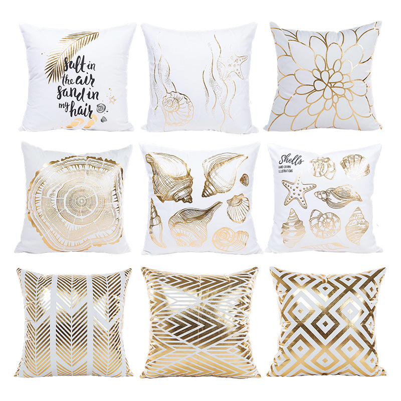 Funda de almohada con estampado dorado para el verano 2026, suave y cómoda, decoración para sofá, funda de almohada moderna para el hogar, disponible para venta al por mayor.