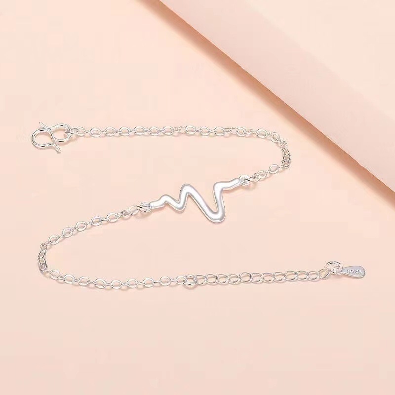 s925 Silver Heartbeat Bracelet Simple Sweet Clavicle Chain Niche Design Sense Cold Style Super Fairy Elegant ins Light Luxury