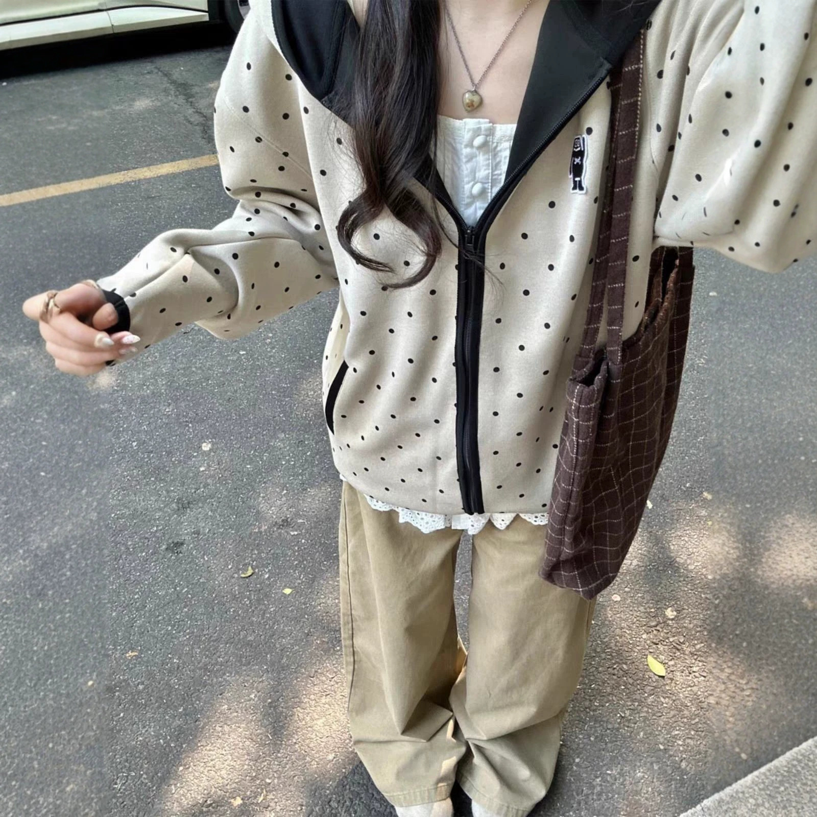 【自家工厂现货】波点连帽开衫女宽松撞黑边刺绣拉链休闲卫衣外套