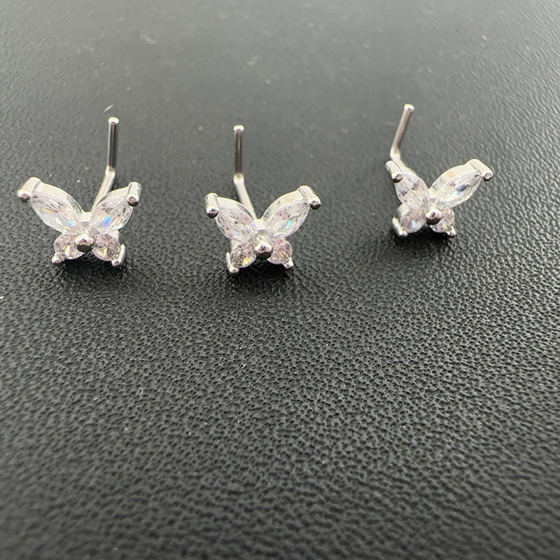 Piercing naso a farfalla in acciaio al titanio con cristalli_voghion.com