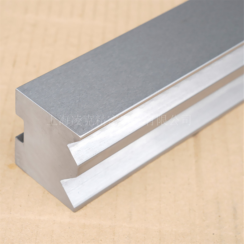 ϺҹӦģ ˫Vۿͬģ V8 12ģ