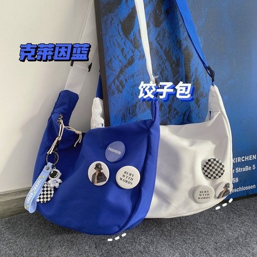 2024 Japanese Harajuku Large Capacity Messenger Bag Women's Casual Women's Bag Student Class Messenger Bag Retro Nylon Cloth Bag
