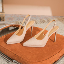 1086C�q��ǰ����շ�ˮ̨�߸�Ь�����_���^�������^�߸���ЬŮ