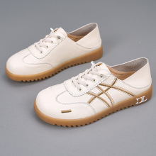 Ů���U��ƽ��Ь���m�ٴ��@���|͸�����e�ļ����˕r�Ѓ��ſ羳ŮЬ