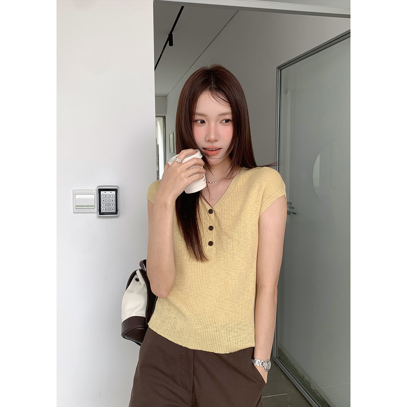 Jiu'Er Daily Records: Comfortable Korean-Style Slim-Fit T-Shirt with Small Flutter Sleeves for Women, New Summer Model Ye0126
