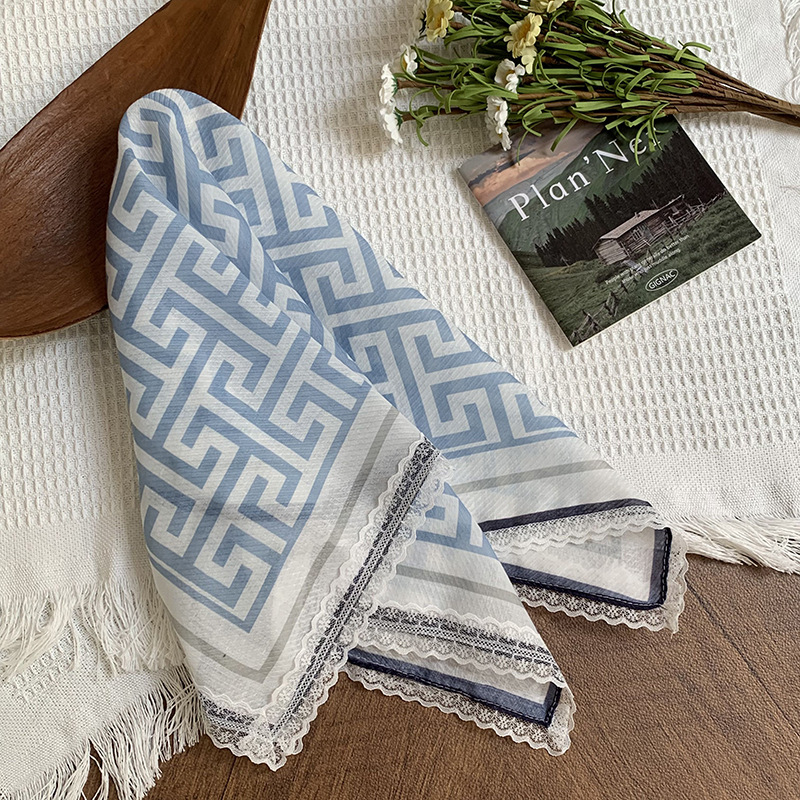 Bufanda de seda, bufanda cuadrada pequeña, sensación de alta calidad, nuevo pañuelo de encaje francés, diadema pastoral femenina de verano, cinta para el cabello atada