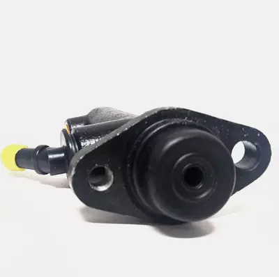 Brake master cylinder suitable for Nissan