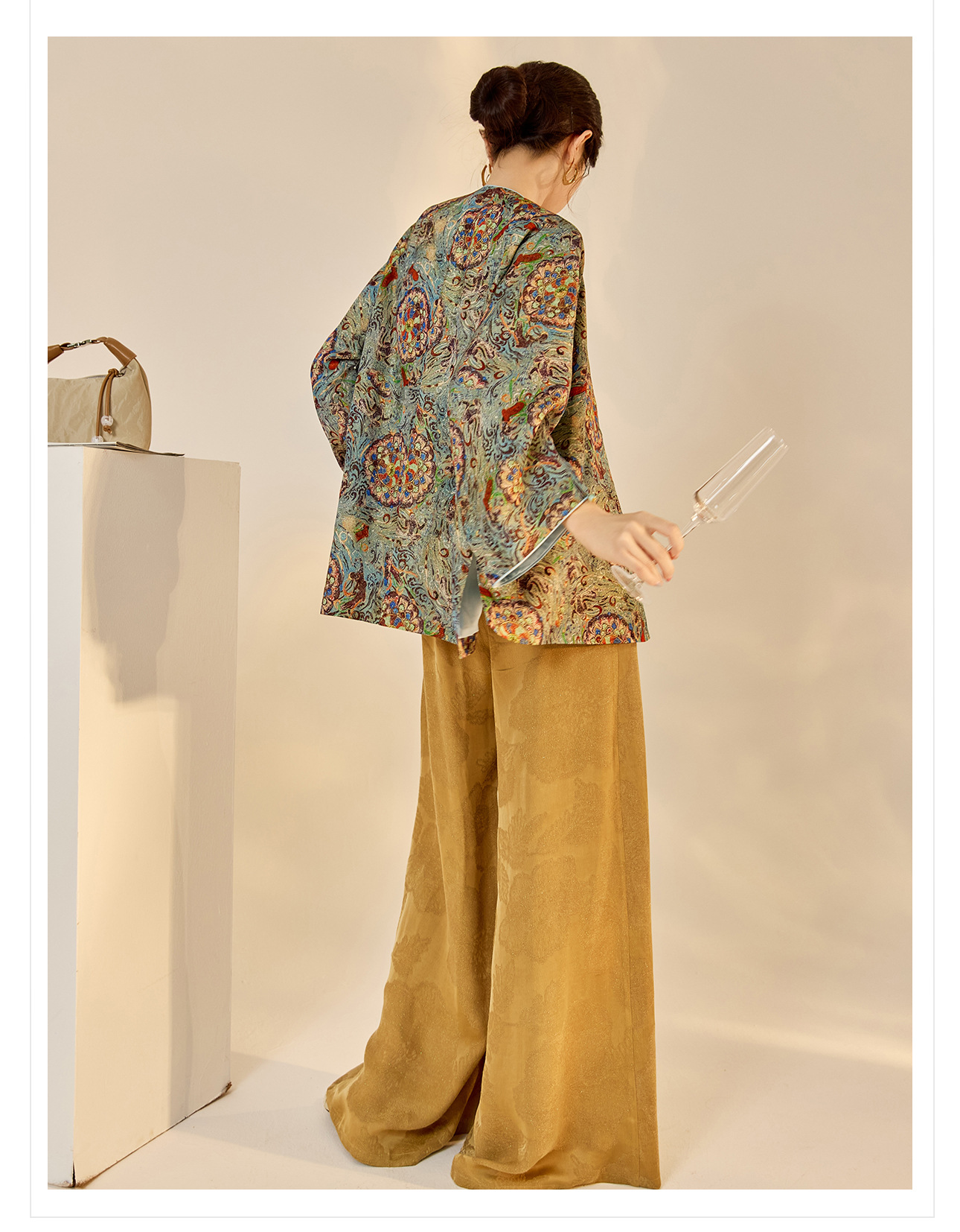 Áo khoác nữ phong cách Trung Hoa mới, cổ chéo, in thêu chỉ vàng, chất rayon cao cấp N8042 — màu xanh nhạt chi tiết 17