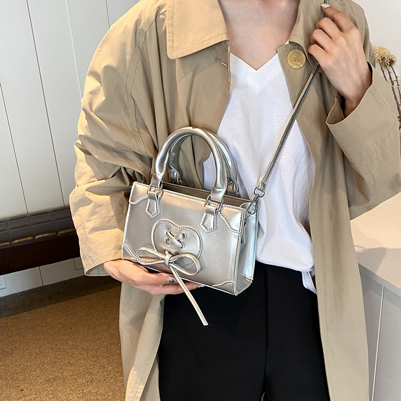 Bolso de mujer 2024 nuevo bolso de hombro de verano versátil bolso de mano pequeño bolso de trabajo pequeño bolso