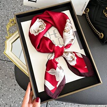 �����¿�ϲ�cӡ���l��С�z��Ů�߼��а��^����ʽС�����������r��