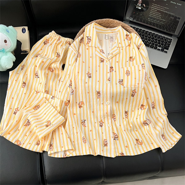 Al por mayor transfronterizo 2026 nuevo pijama de primavera y verano de mujeres nubes de algodón cardigan con solapa ropa de dibujos animados para el hogar mangas largas pantalones largos