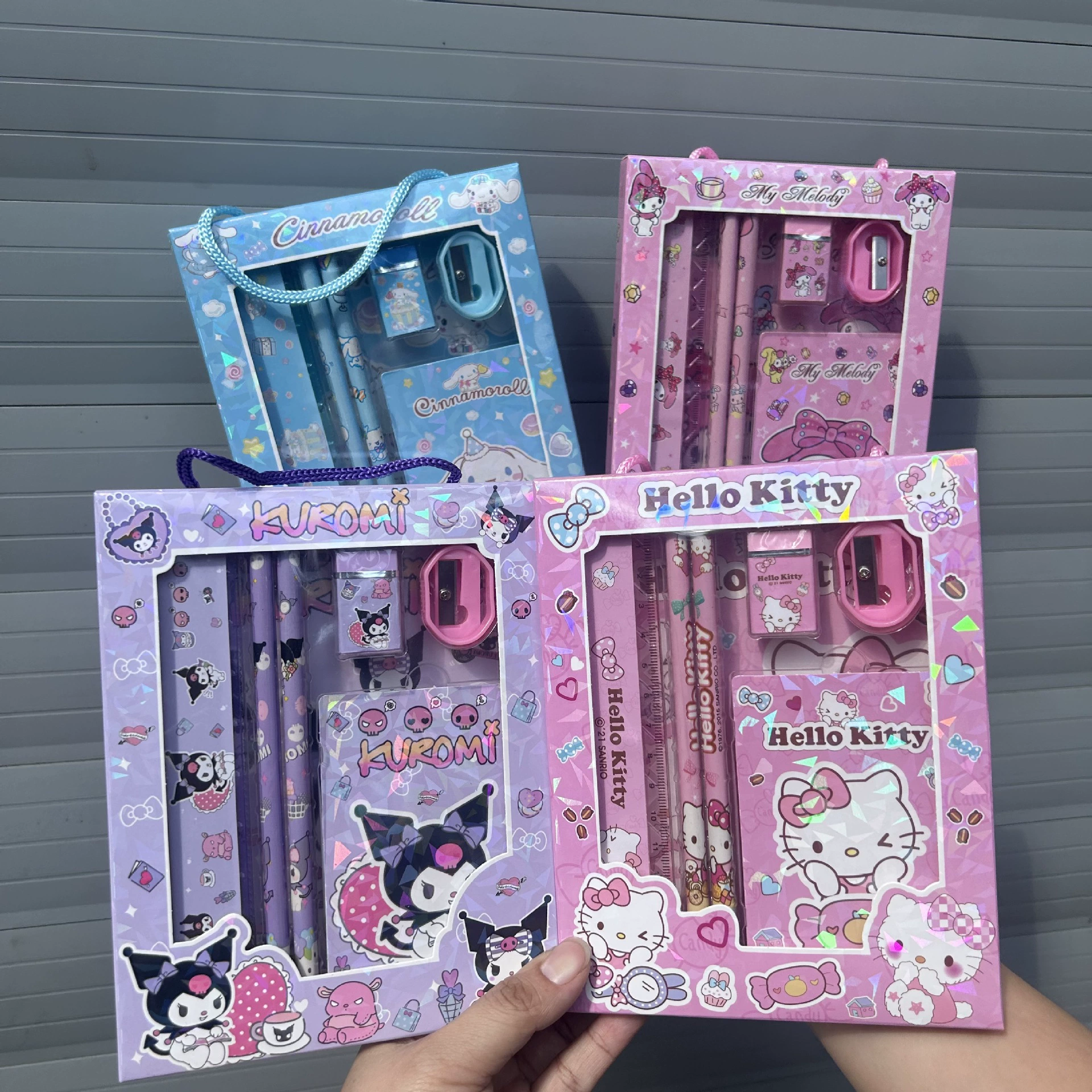 Набор канцелярии Sanrio Kuromi в стильном пенале, подарочная коробка, канцелярия для учебы, подарок на День защиты детей