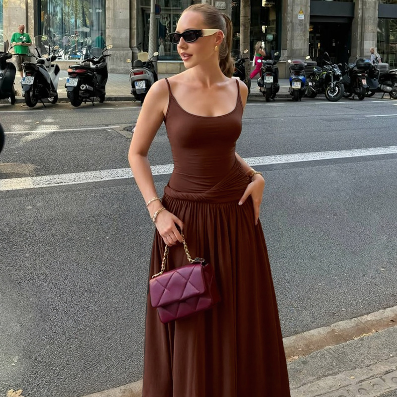 2025 verano nuevo estilo comercio exterior transfronterizo ropa de mujer vestido de tirantes sexy francés cintura delgada temperamento falda larga mujer