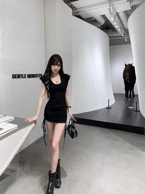 スリムで甘い黒のスカート、女性のサマードレス、ヒップカバー、スリムフィット、ショートスイート＆スパイシースカート、ハイエンドカレッジスタイル|undefined
