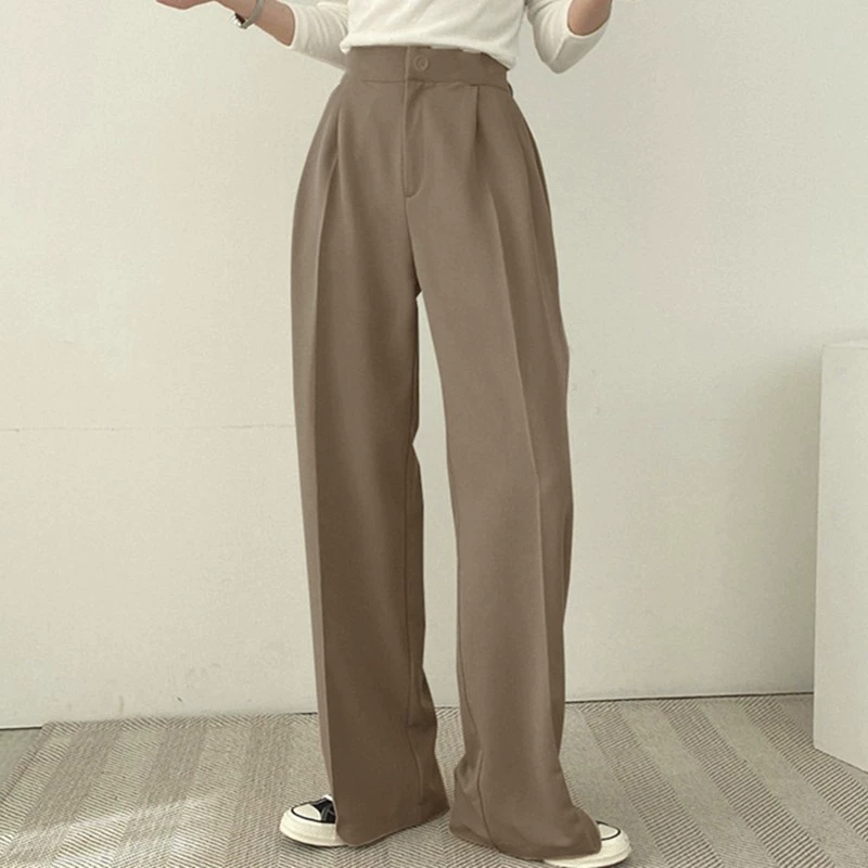 Autumn women's suit set, fitted blazer & trousers, tailored high-quality seasonal style
