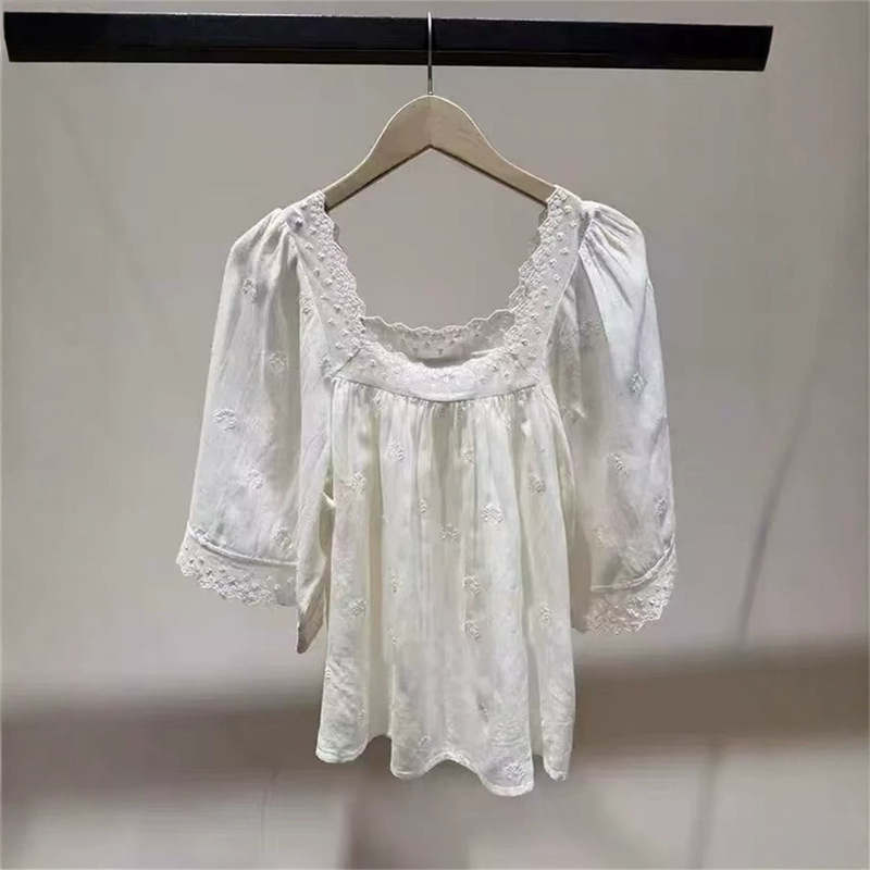 26 Summer French-Style Romantic White Lace Patchwork Square-Neck Shirt for Women, Loose and Elegant Versatile Short-Sleeve Top