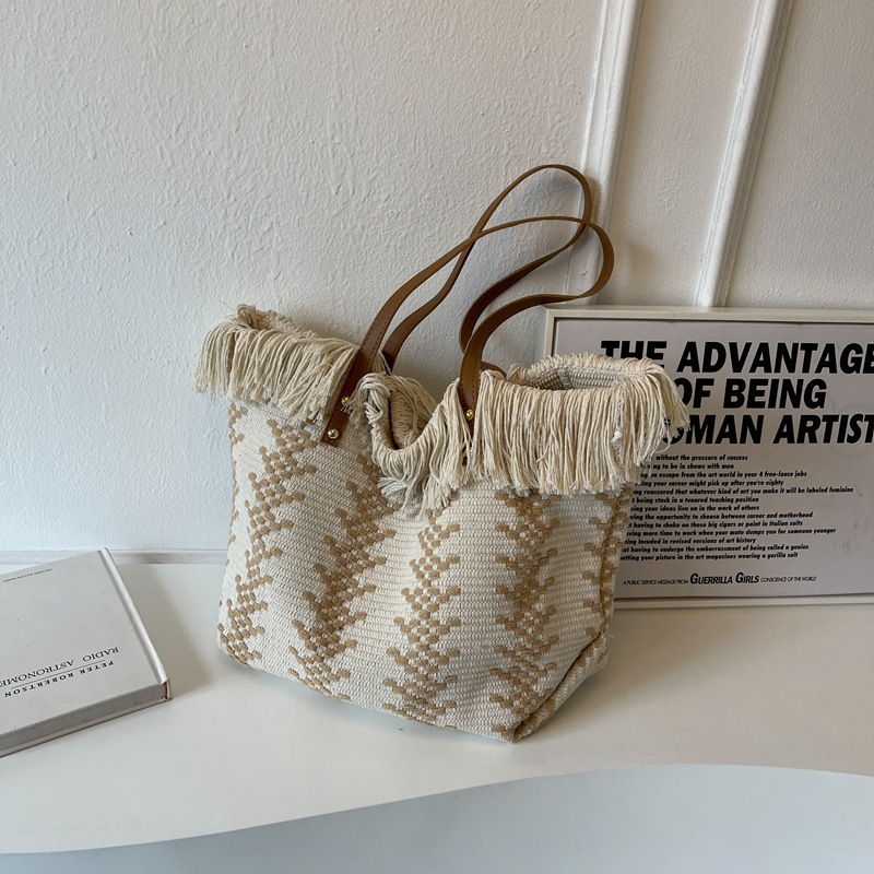 Bolsa de moda de gran capacidad de hombro, bolso casual para mujeres, verano 2023 nuevo nicho de diseño de moda tote