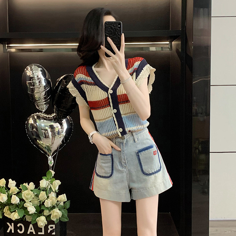 コントラストストライプVネックフライングスリーブセータースーツ女性用夏の新しいスタイルファッショナブルな年齢軽減カジュアル2点セット|undefined
