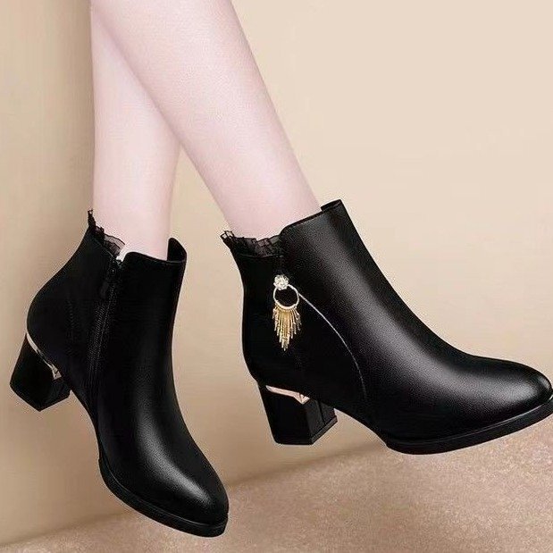2024 New High-Heeled Foreign Trade Mom Shoes for Women, Short Boots, Martin Style Ankle Boots, and Chunky Heel Cross-Border