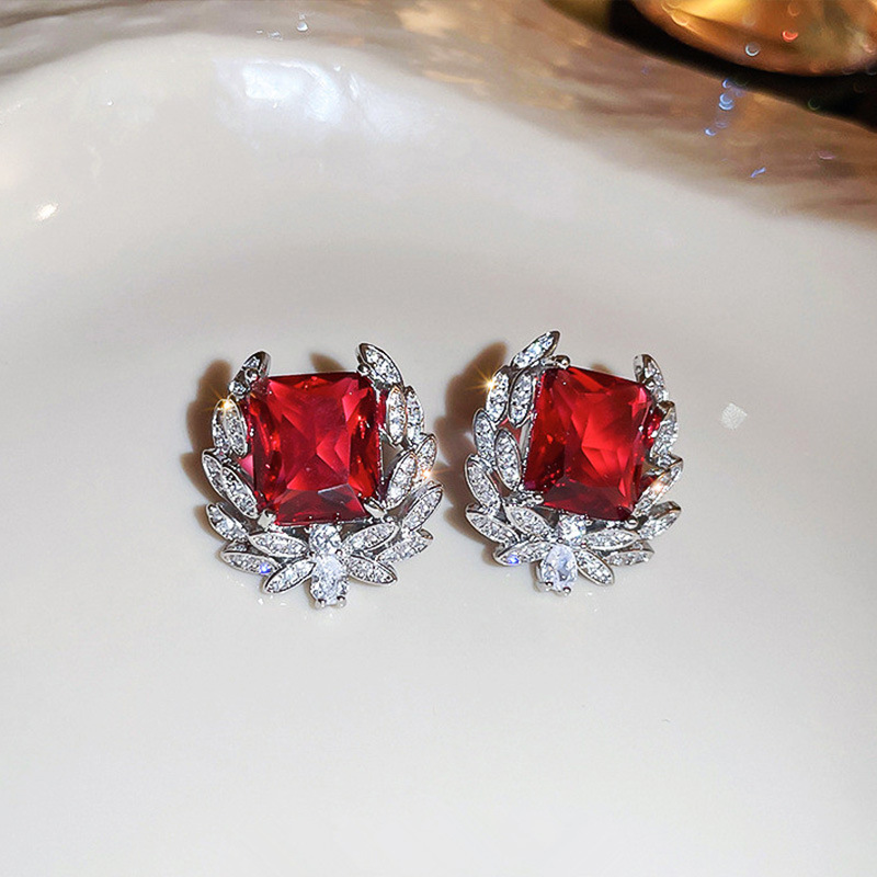 Luxurious Geometric Zircon Drop Earrings With Flower Palace Design_voghion.com