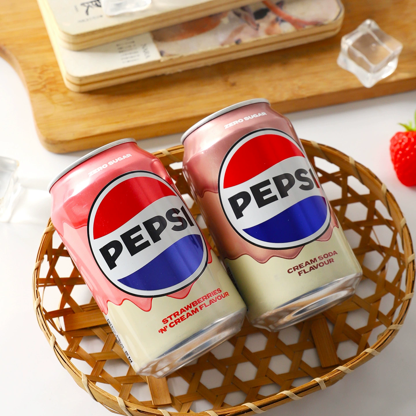 Крем-сода (Pepsi) со вкусом клубничного крема, без сахара, 330 мл