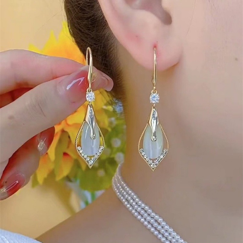 Elegant fashionable sophisticated universal agile earrings…