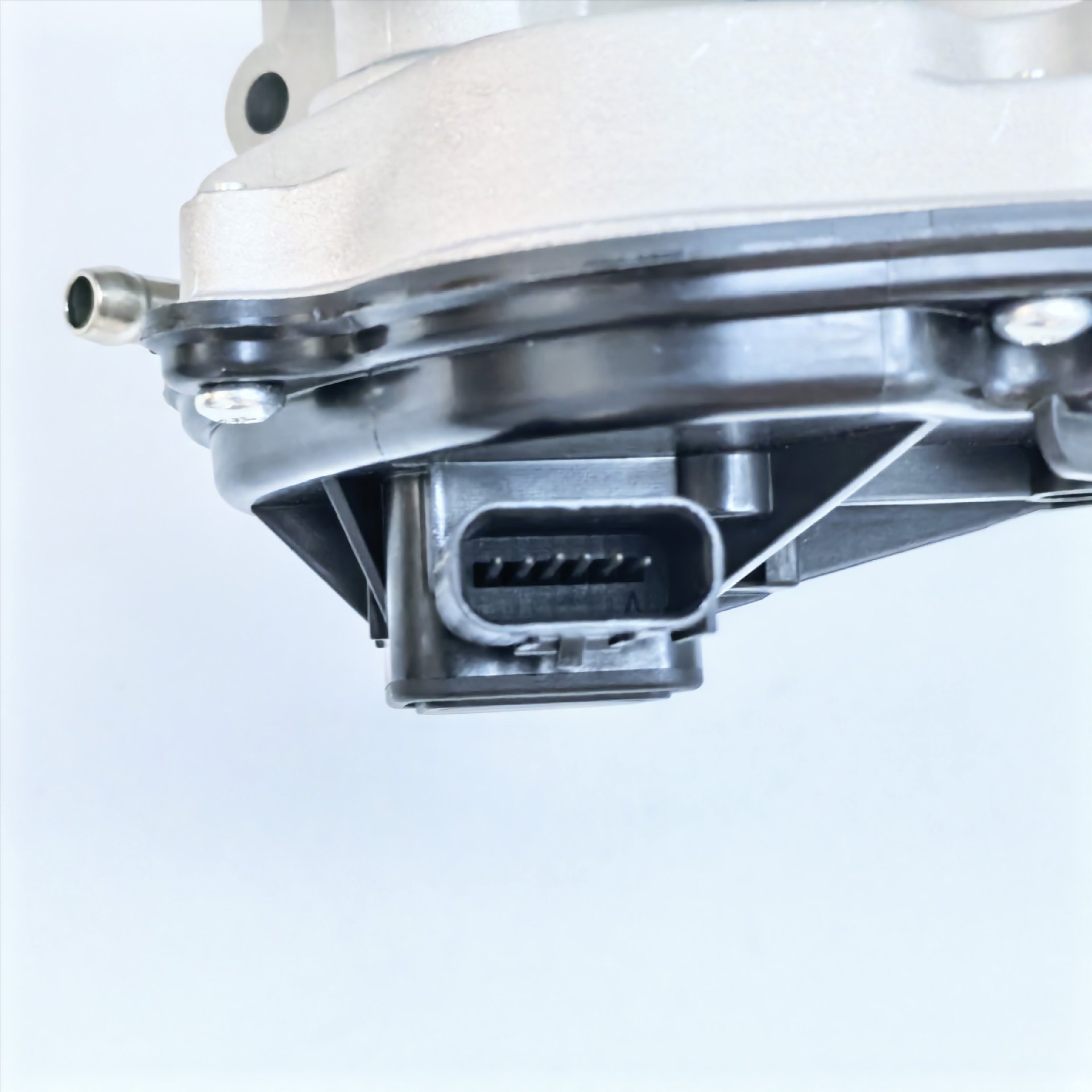 Factory direct sales, bulk discounts available. This throttle body assembly is suitable for Ford vehicles, model number 5F9Z9E926B